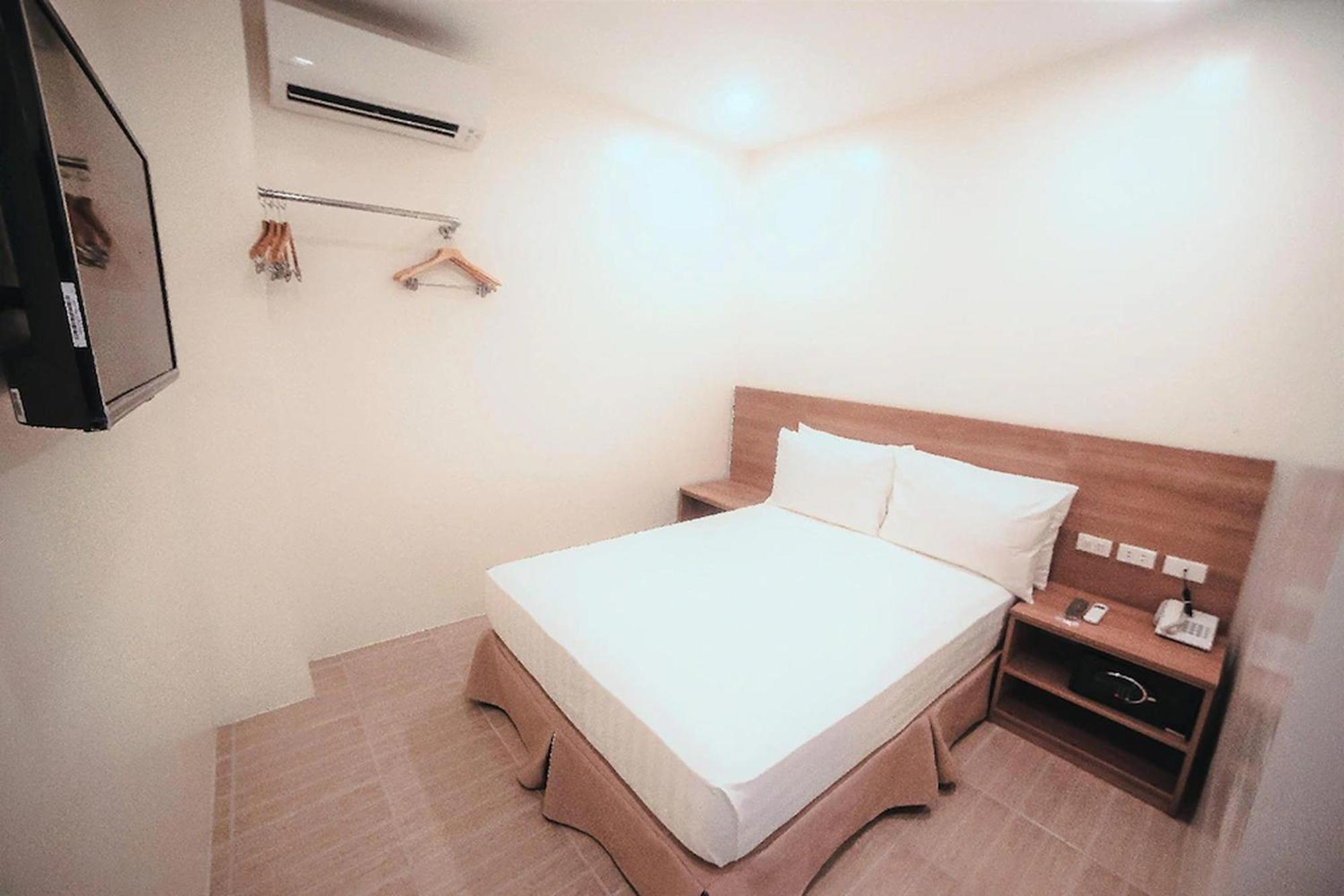 Trip Inn Near Airport Or City Center Legazpi Exterior foto